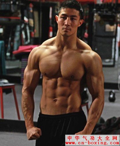 八种俯卧撑:简单改变俯卧撑姿势达到胸肌锻炼效果