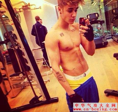 Ȥζ������:Ц����Ľ�����̬��