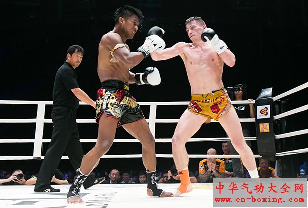 K-1_科尔_播求.jpg 4月18日武林风走进德国 K-1冠军恩里克·科尔参战