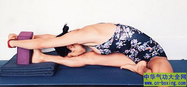 如何选购瑜伽砖