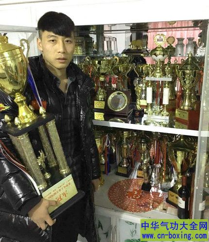 �������������ֽ���：����ʢ�����  ӭ���µĿ�ʼ